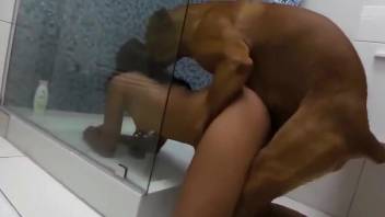 Mask-wearing beauty getting screwed in the shower